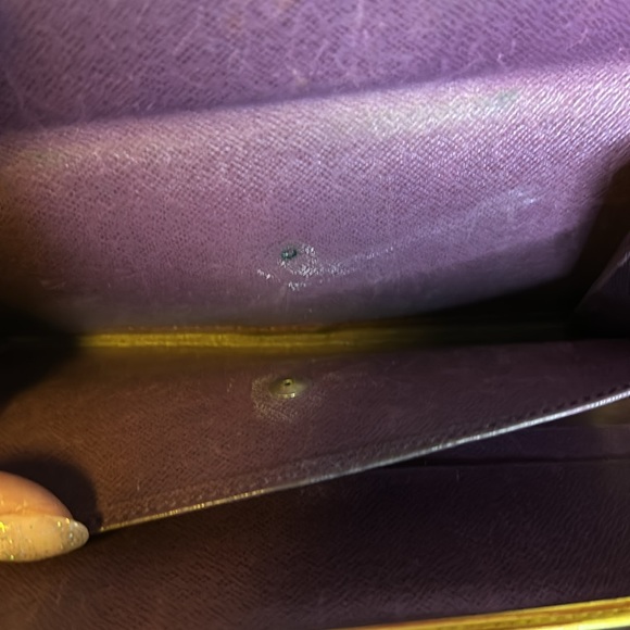 Louis Vuitton yellow epi wallet. Good condition! - Picture 4 of 11